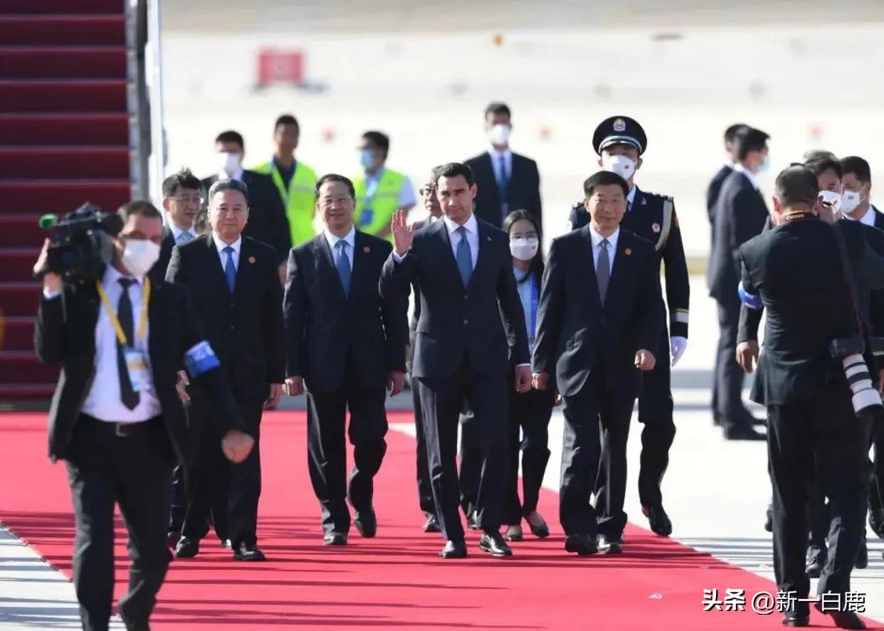 中亚五国峰会领导人进场,中亚峰会各国领导