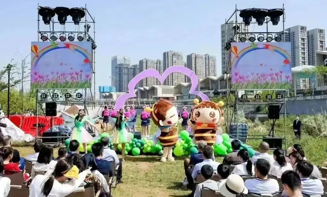 在长沙，有一种诗和远方叫“相约雨花”