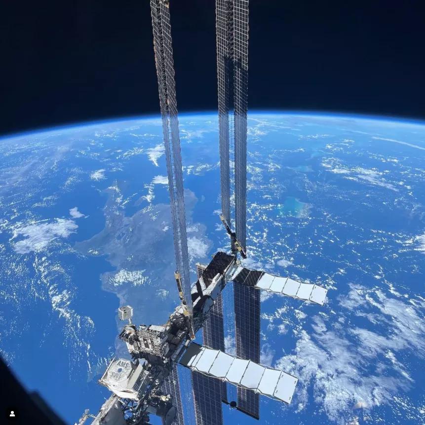 狂撒10亿送网友，花700亿“征女友”绕月旅行：是有钱人的快乐？