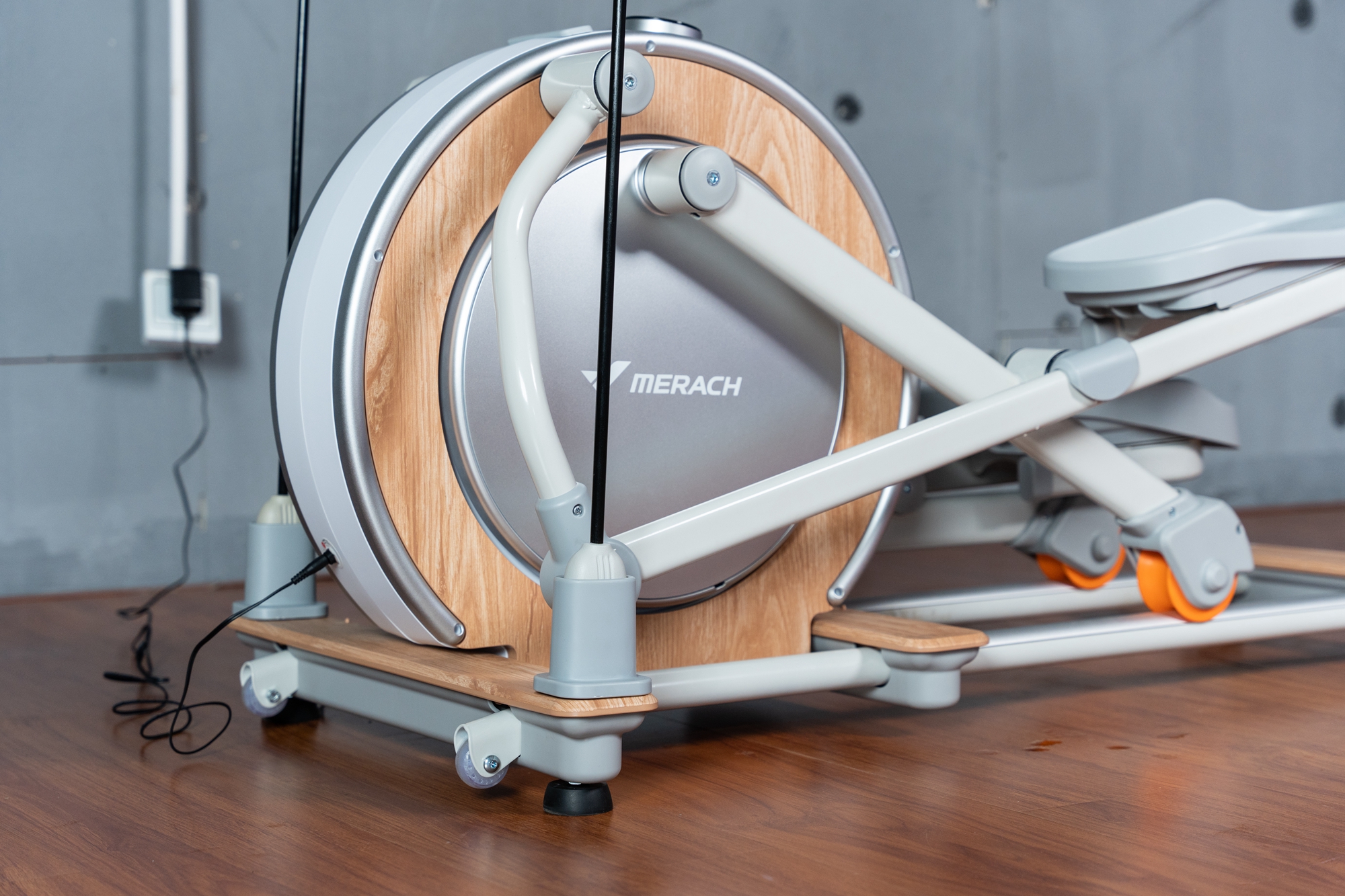 广西赵又廷告诉你：这种“前驱后翘”椭圆机，真是太刺激了