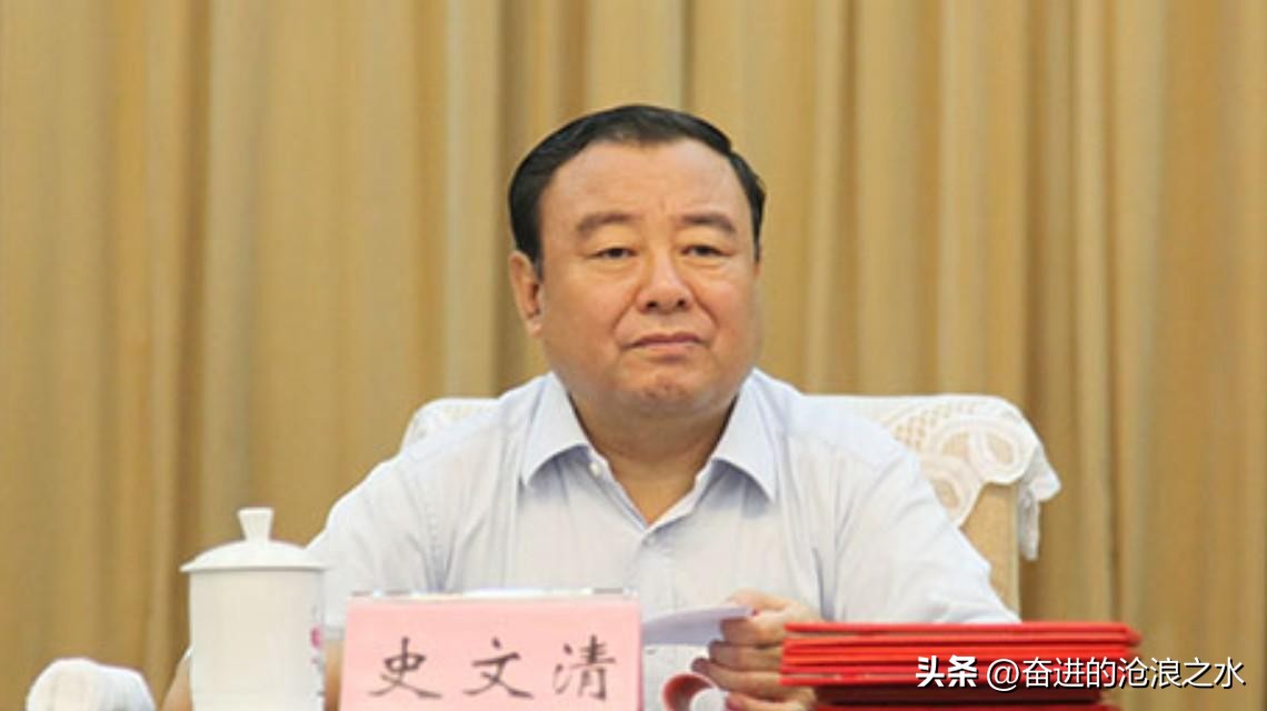 *养包**亲侄女、霸占下属干部妻子、敛财数亿元的原江西副省长史文清