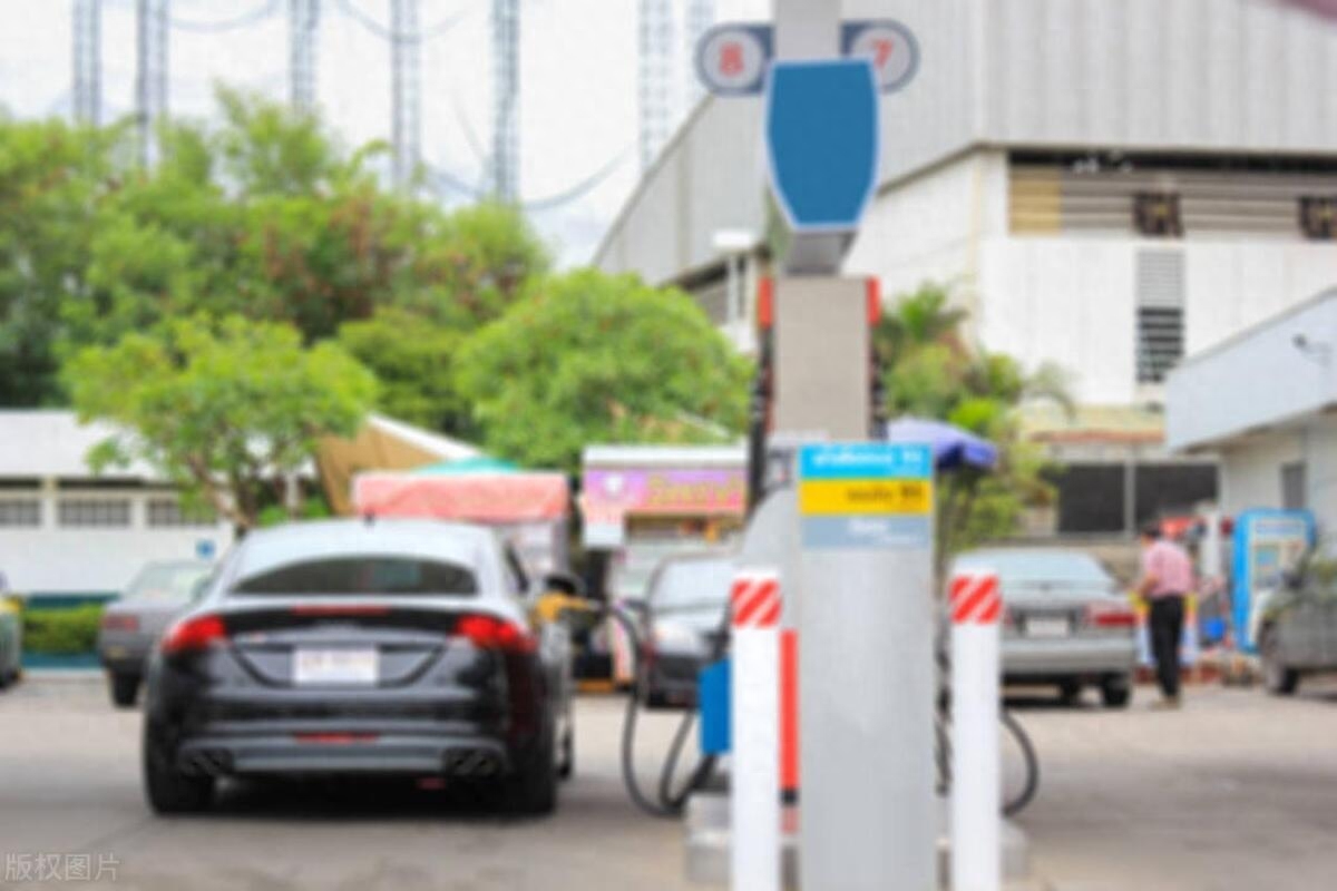 中国三桶油为何如此高油价,国内油价不降三桶油是不是会大赚