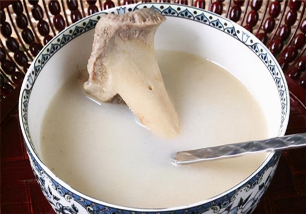 宠物狗月经期是多久开始,小狗狗7个月第一次来例假怎么办