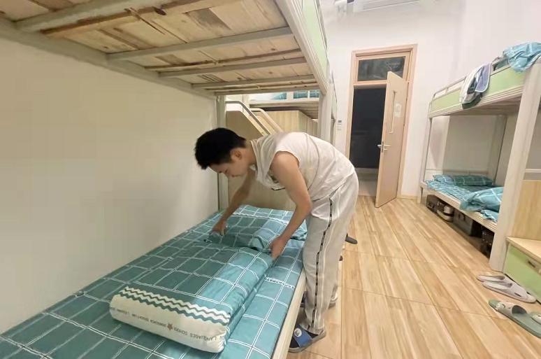 以一日之力，应朝阳之功——记乐山东辰高中部的一天