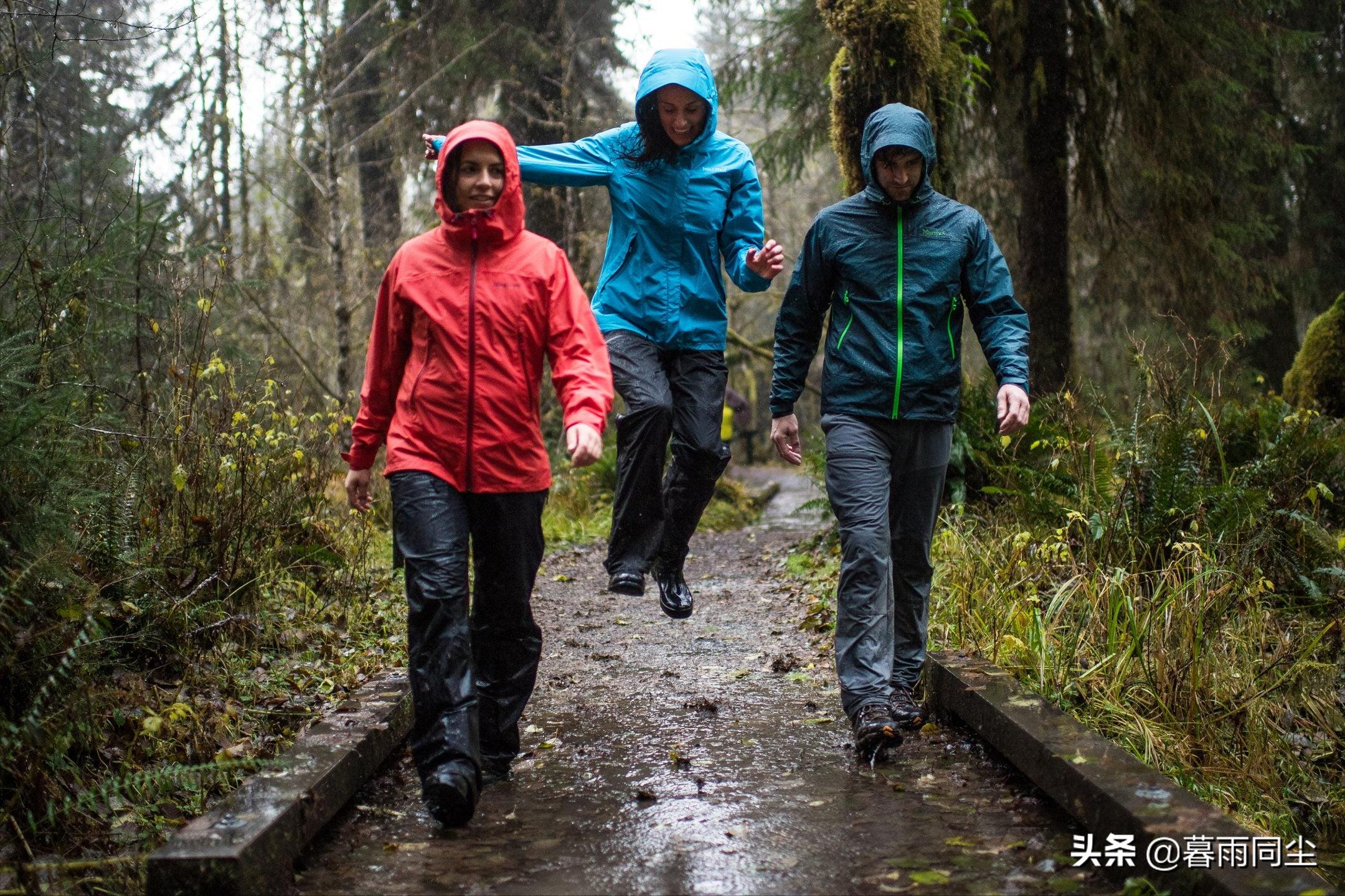 野外遇到暴雨应对方法,户外下雨技巧