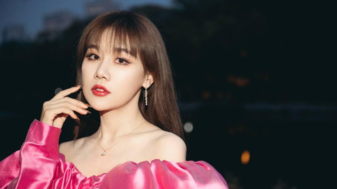 90后女孩月入百万,90后女生一年赚40万