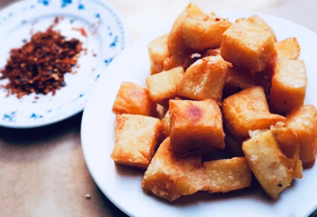 银杏谷泡温泉的地方,广东冬天赏银杏泡温泉