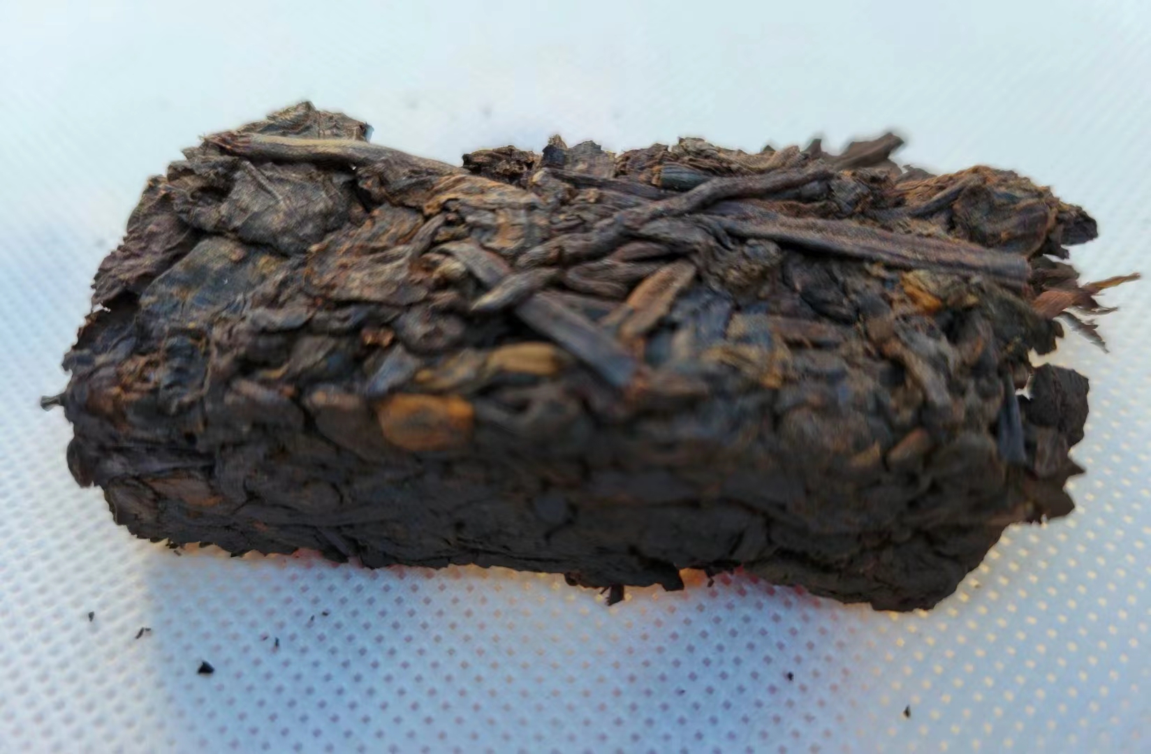 一盏茶里品百味人生,细细感受每一口茶汤的滋味