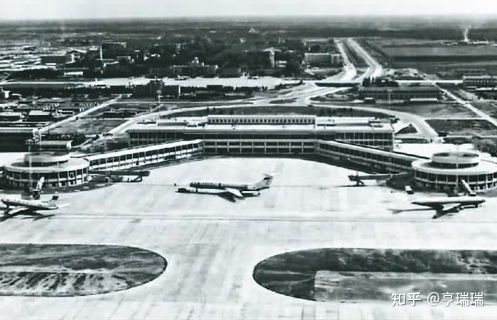 老飞机二战视频,70年代老古飞机