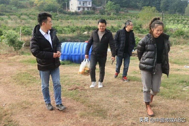 爱心蔬菜送环卫工,感恩蔬菜温暖环卫工人心