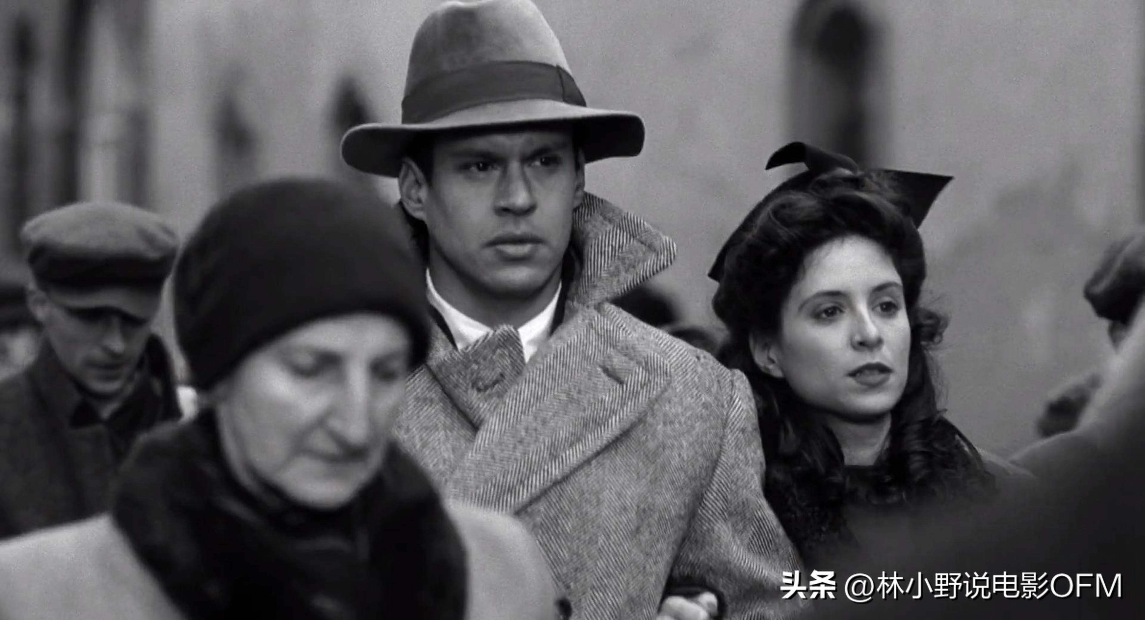 辛德勒的名单开头插曲,辛德勒的名单结尾放石头