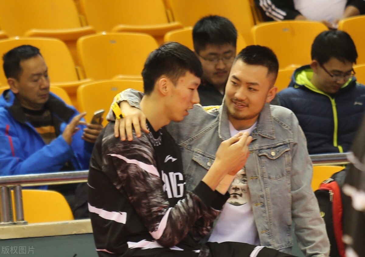 恭喜*疆新**男篮!恭喜睢冉!国际篮联官宣周琦新身份,李春江被动了