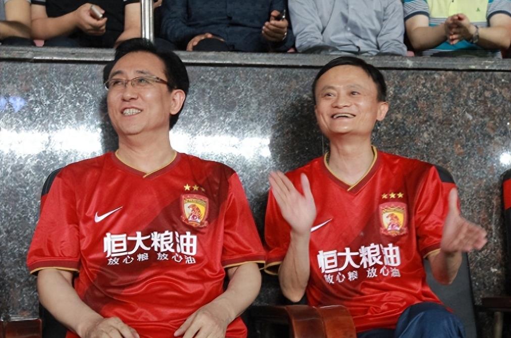 许家印歌舞团队演员照片,许家印歌舞团队演员状况