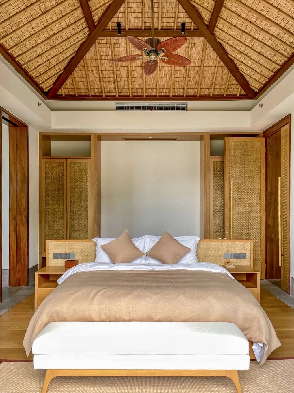 魔都温泉洗浴,江浙沪湖景温泉酒店