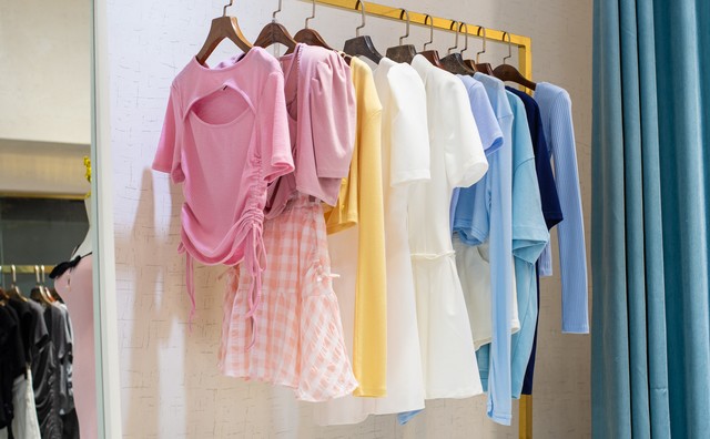 女儿说这几根辣条，当做母亲节你没买衣服的礼物。