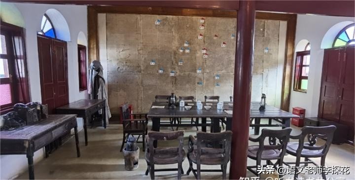 毛*东泽**进驻遵义，黔军师长柏辉章，哭着喊着：我房子被红军占了