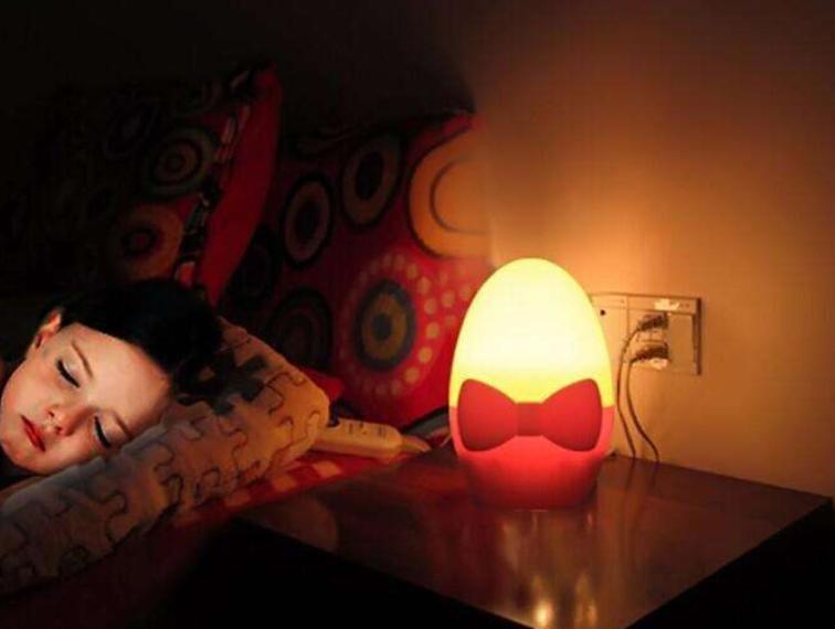 戒奶宝宝半夜醒来用不用喂奶粉,戒奶后宝宝半夜还是醒来哭