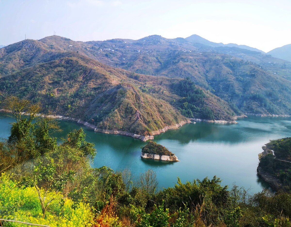 巴山大峡谷玻璃廊桥是世界之最吗,世界第一悬挑玻璃景观廊桥