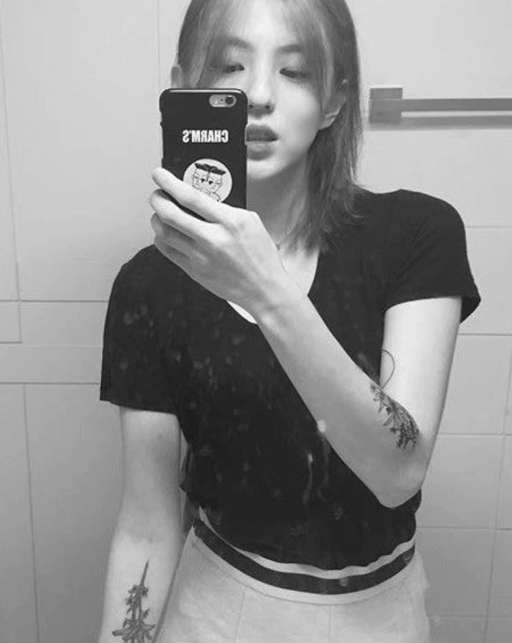 她是挺惨，但也不用这么同情吧？