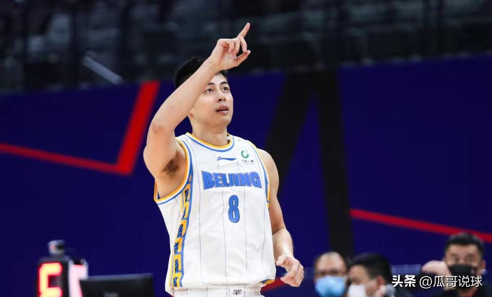 上海男篮官宣新决定,男篮12人名单公布方硕