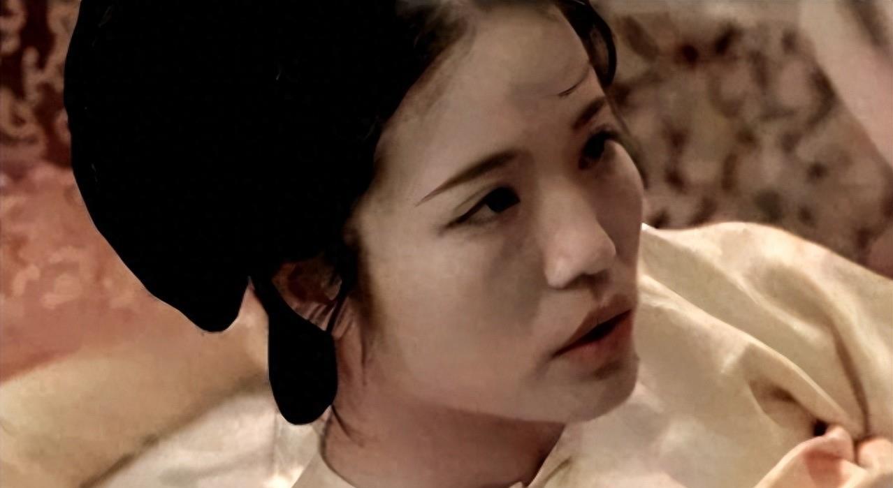 *绑捆**露大胸、台词胡来!这些“*辱侮**”观众的剧情,真把观众当呆子