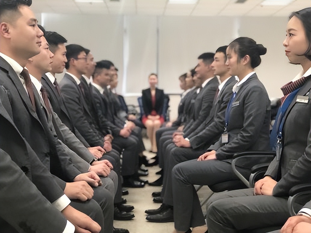 张坤（Queen）老师商务礼仪专家