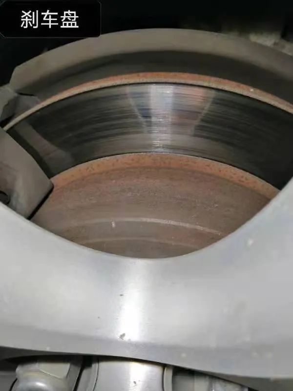 2003年的丰田老霸道，33万公里“车况残旧”，翻新复活变新车