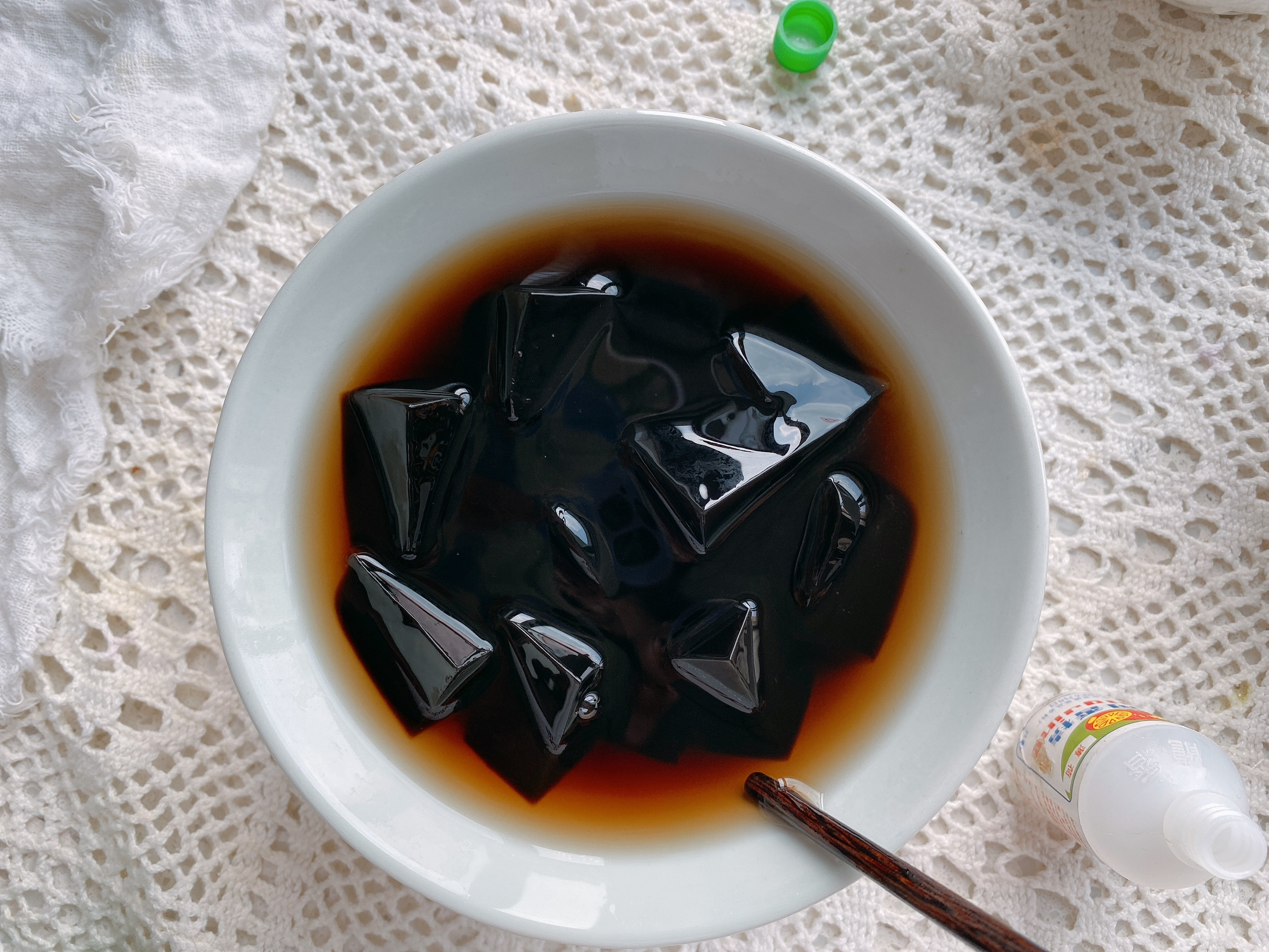 龟苓膏夏季怎么吃好吃,夏日滋补龟苓膏的做法