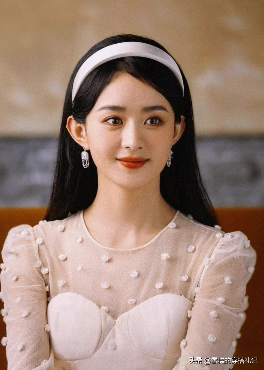 上尖下宽小脸脸型适合什么发型,脸型长的方圆脸适合什么发型