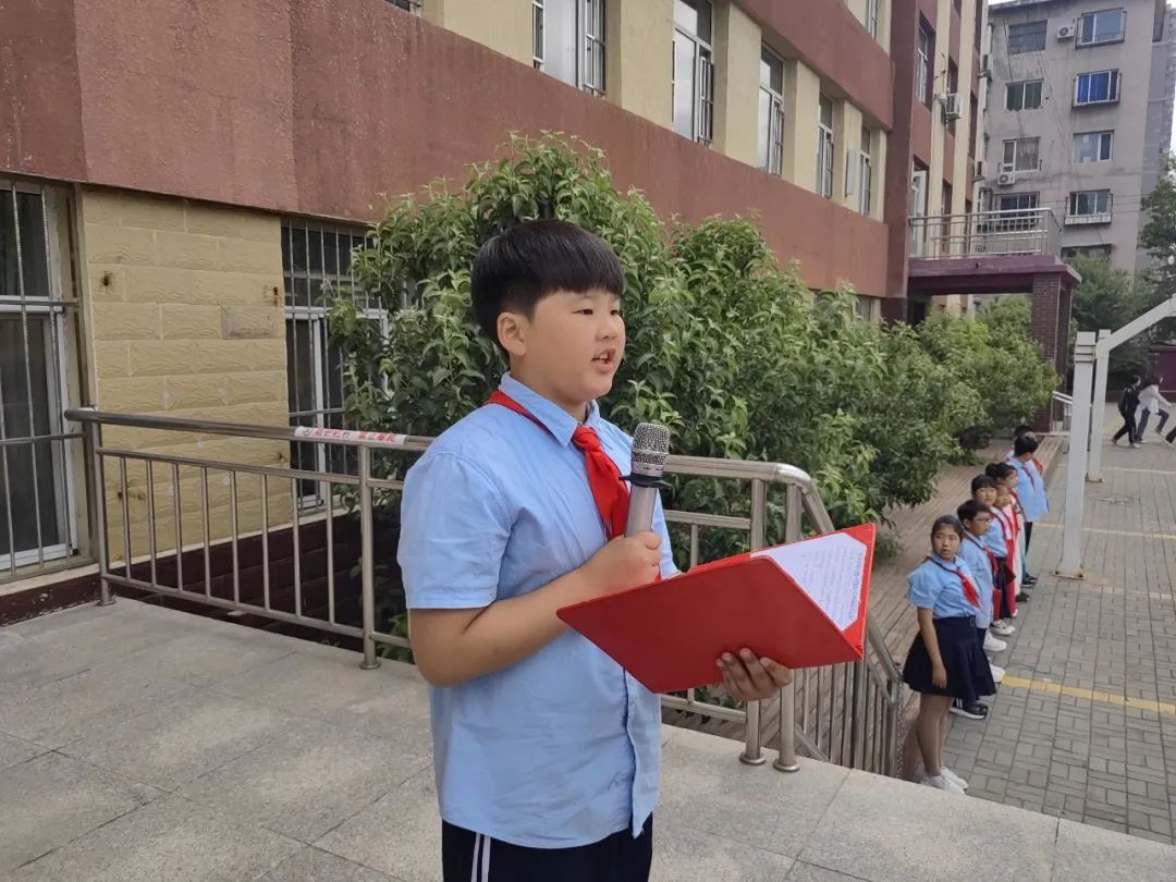 升旗仪式做文明有礼的儒雅少年,小学生文明有礼主题升旗仪式