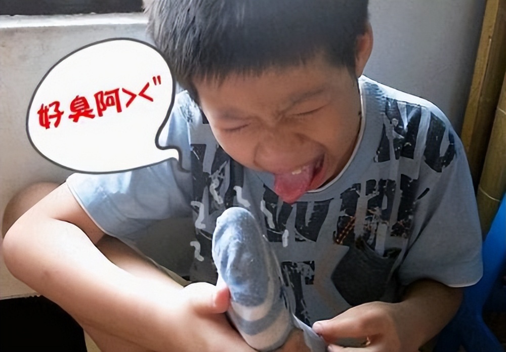 男生脚臭还是女生脚臭,是女生脚臭还是男生脚臭