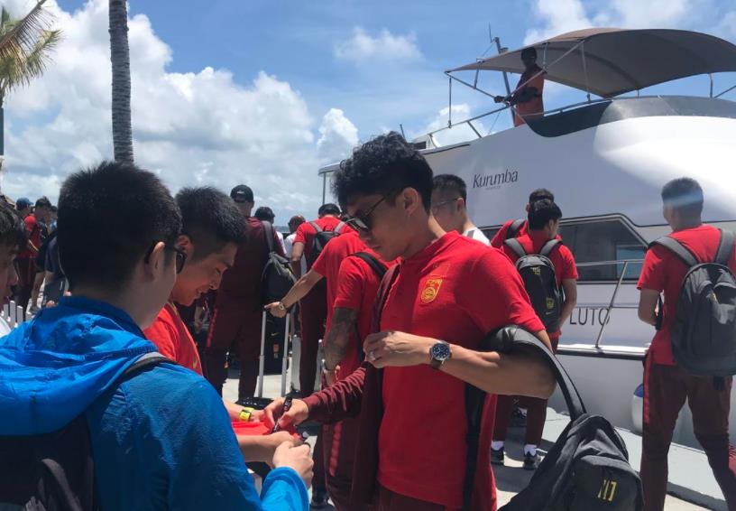 悲哀！国足明年3月份去新西兰集训：中超再次让路国足太业余！