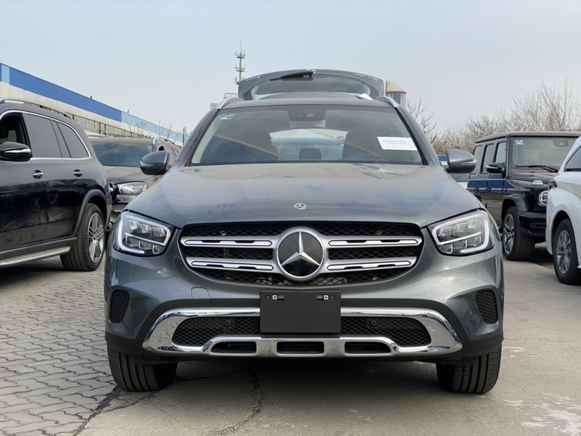 全新奔驰GLC300动感与豪华对比,2020款奔驰glc300l属于入门级吗