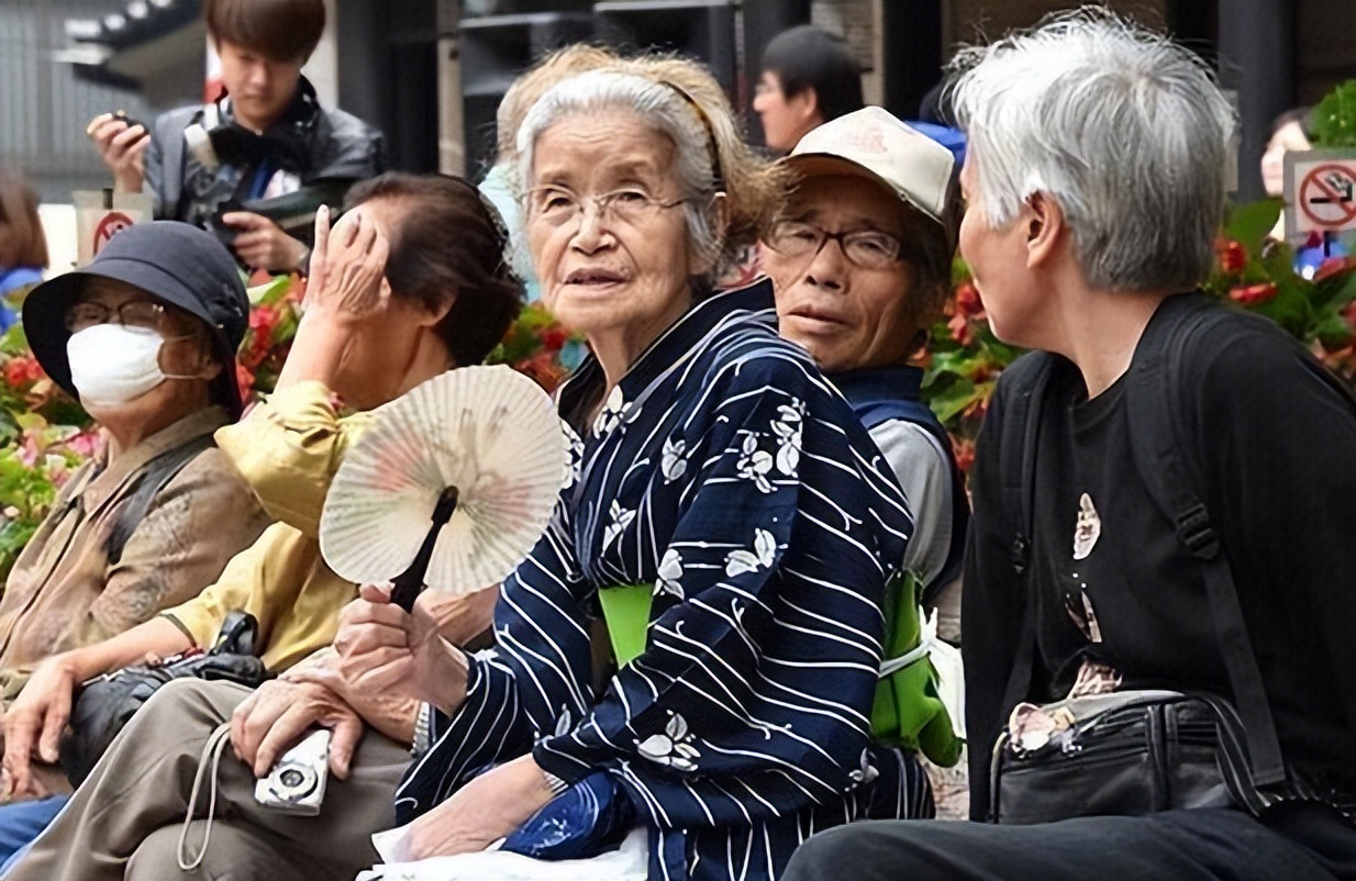 山东康养集团给日本人养老了吗 (日本老人到中国山东康养集团养老)
