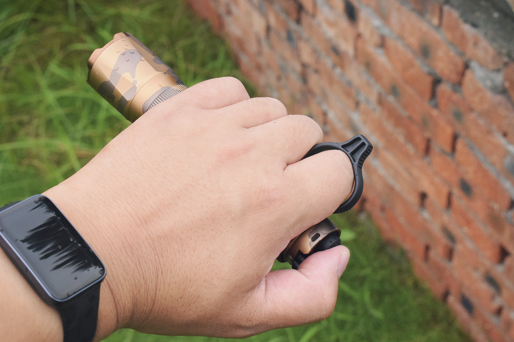 让手电如虎添翼,Fenix菲尼克斯ALR-01战术指环小评