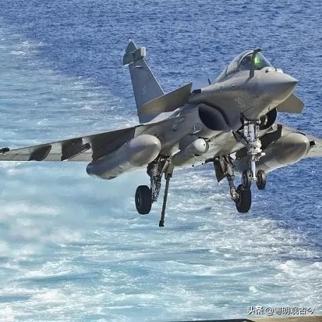 一架飞机花12亿美元，被外国轮着坑，印度是如何成为*火军**韭菜的？