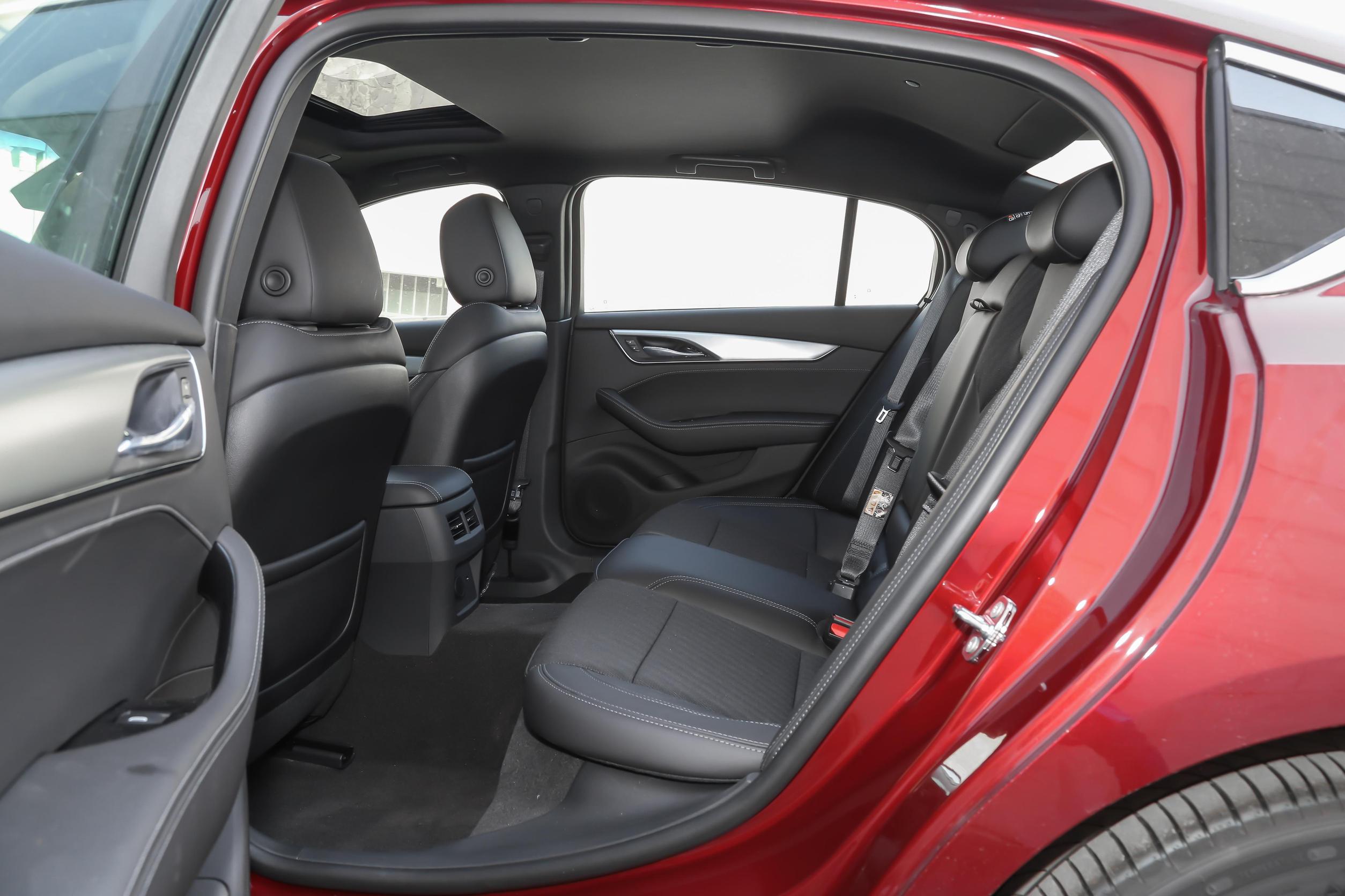 豪华合资车太卷了!这3台中型车优惠价刷新下限,被国产车逼急了