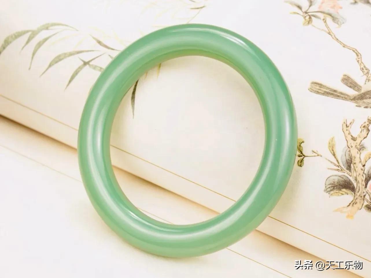 和田玉籽料手镯怎么佩戴,玉手镯不能乱戴