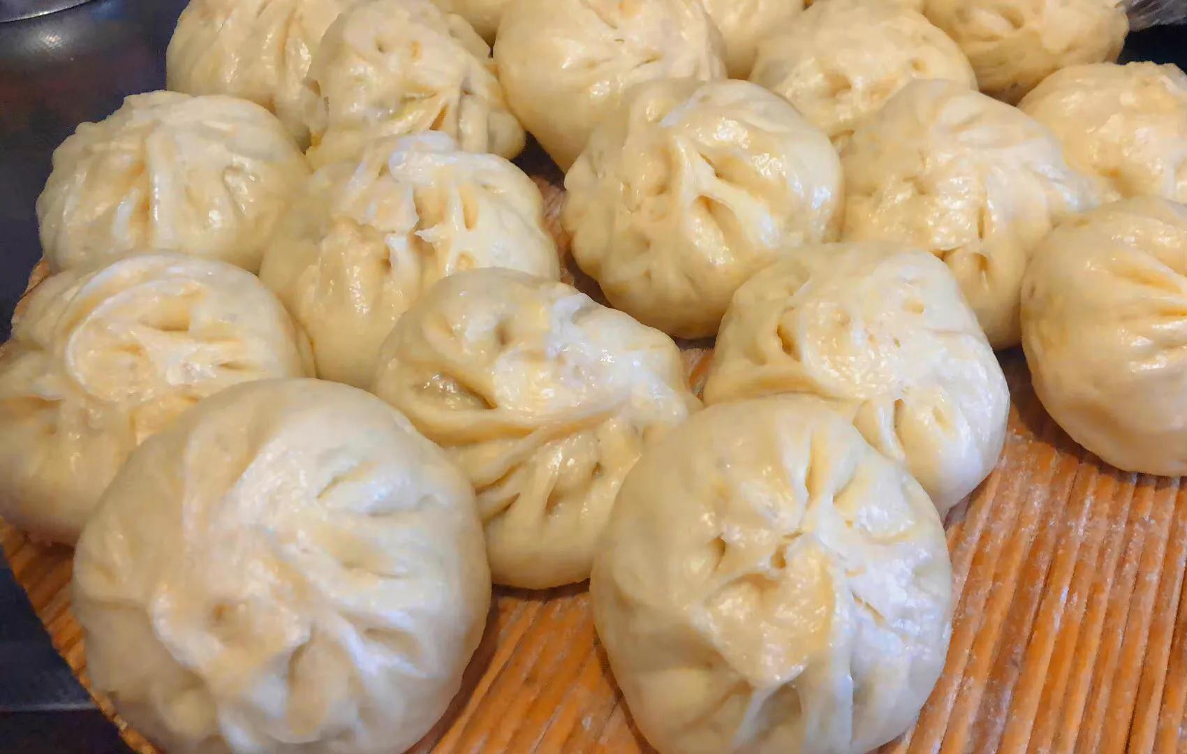 跑腿小哥接到奇怪订单，竟是将两个包子从咸阳送到西安。