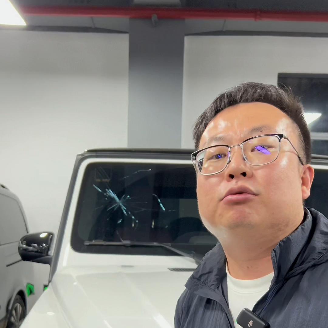 租车发生小刮蹭怎么办,租车蹭到路人怎么处理