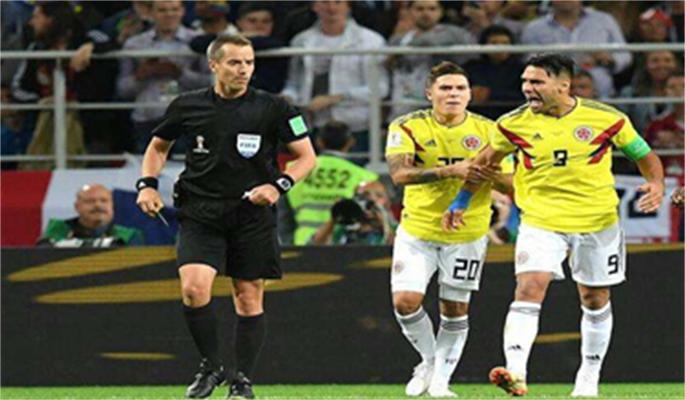 足球比赛用肘部进球是否有效,足球比赛球破了进球有效吗