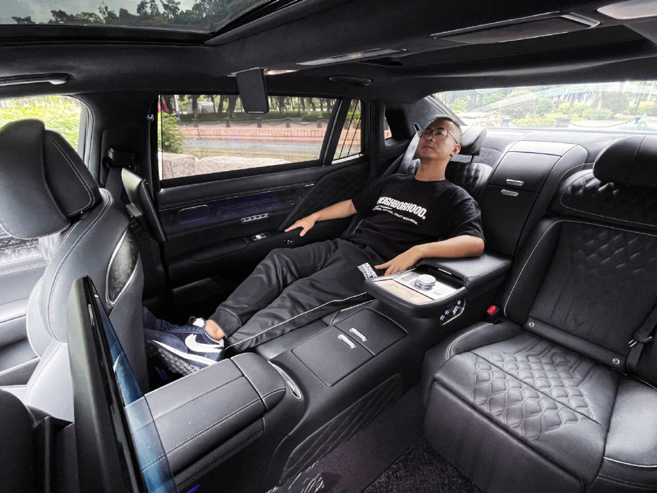 海川品车评测,捷尼赛思g90加长版试驾