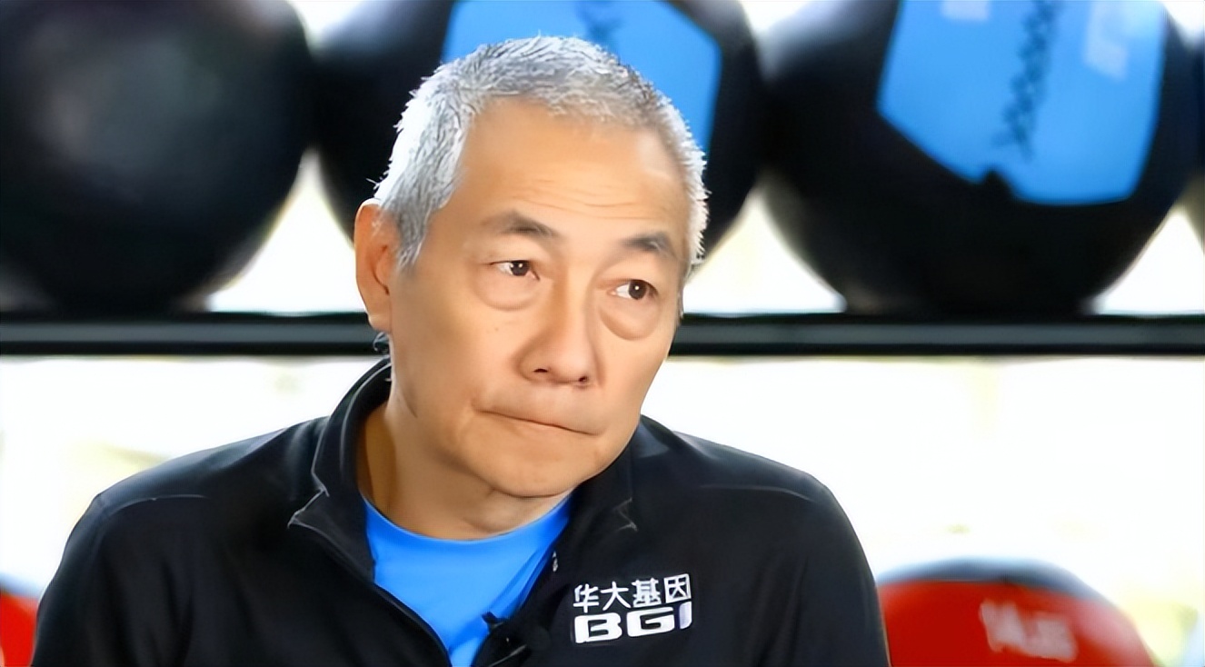 三年疫情狂赚222.8亿，男人靠“国难财”登顶富豪榜，网友：该