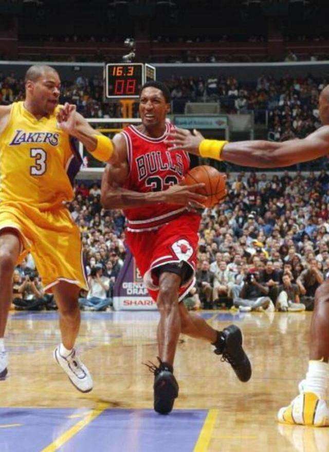 生涯场均得分11分什么水平,生涯场均20分5板5助攻