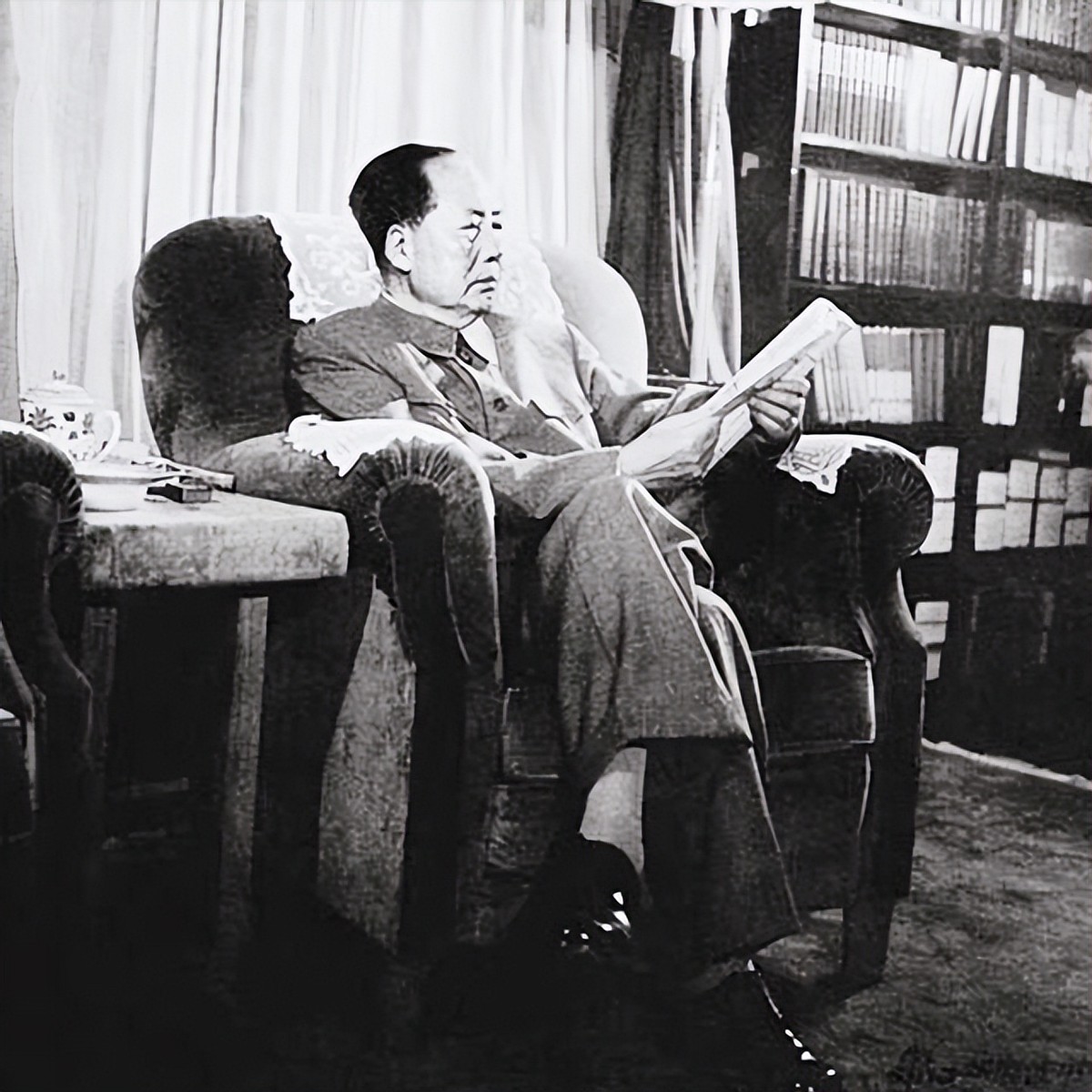 百年前,一位书生在山上写下一首诗,百年后,一代伟人在此诞生