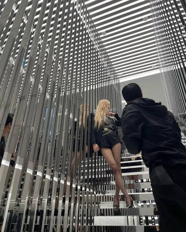 「冠希福利」澳洲野玫瑰!名媛风天花板!她还是罗斯的迷妹……