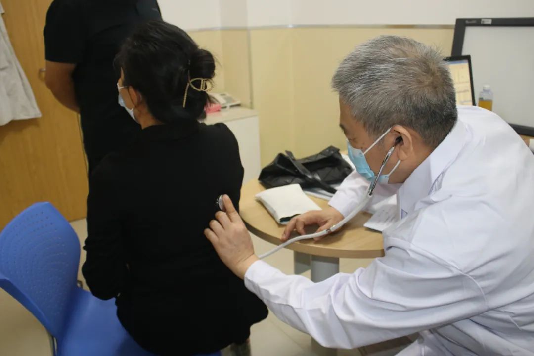 「承岐黄薪火传中医文化」潍坊市第二人民医院成功举办全国名老中医药专家陶凯传承工作室揭牌暨拜师仪式