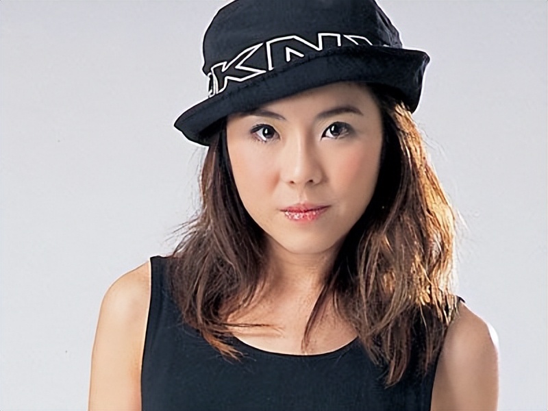 谢霆锋出道当歌手的时候,谢霆锋出道就做主角吗