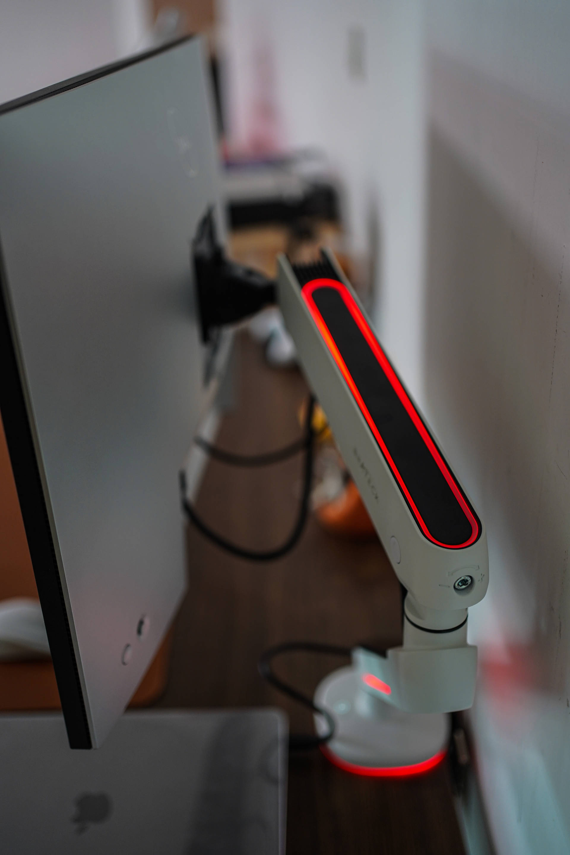 白天生产力晚上爱奇艺，八千字教你打造一键切换主题桌面