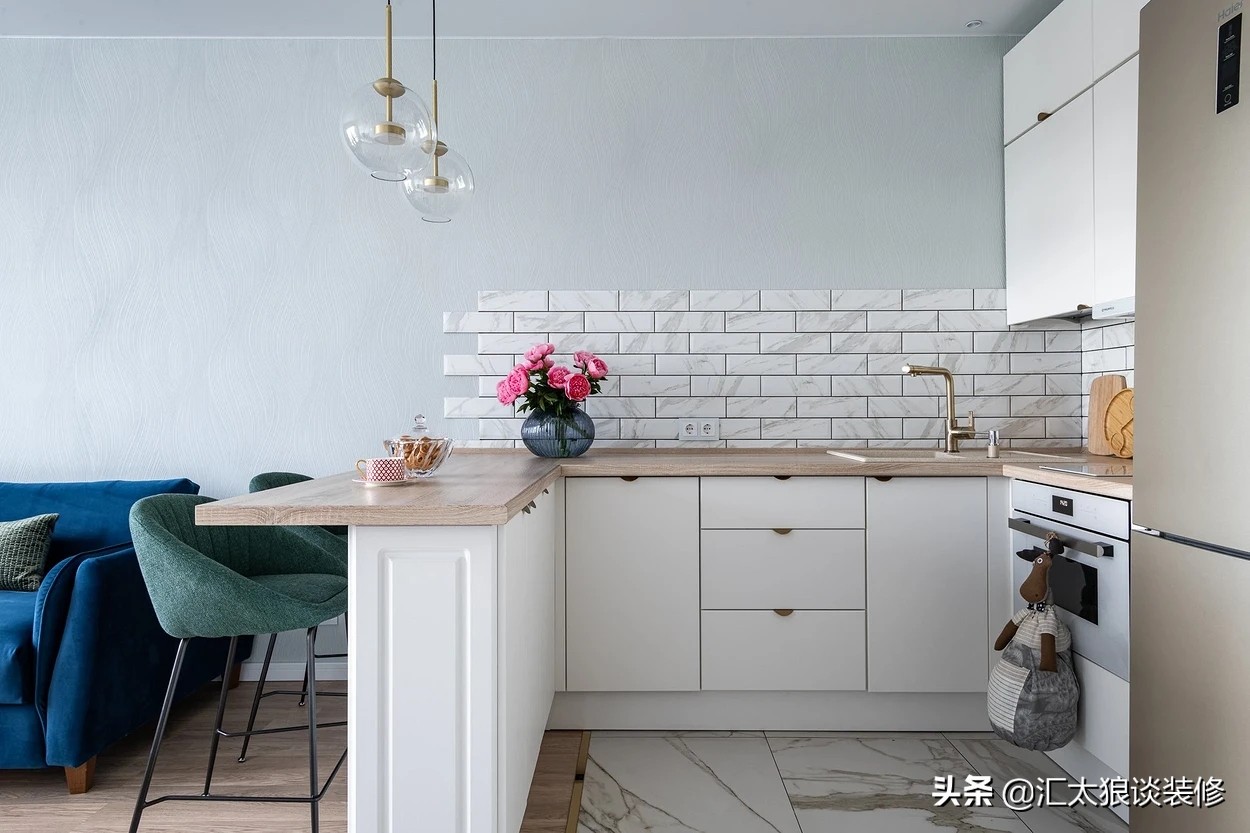 来看看老外怎么改造出租房！完工后效果太好了，时尚简约又有个性